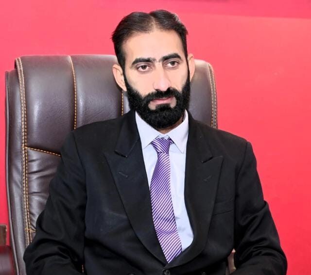 ملک عامر حسین صاحب 